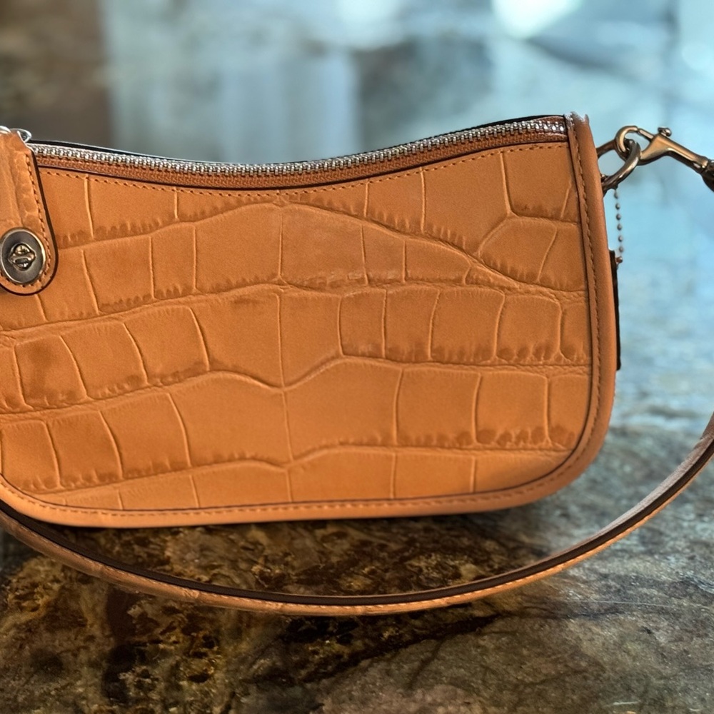 Coach Swinger 20 - Tan Croc-Embossed Shoulder Bag - Excellent condition